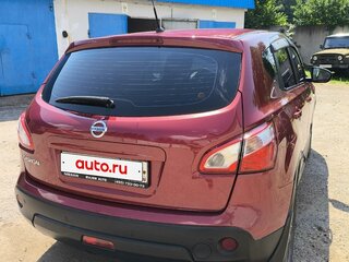 2013 Nissan Qashqai I Рестайлинг, красный, 890000 рублей, вид 2