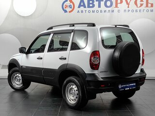 2018 Chevrolet Niva I Рестайлинг, белый, 730000 рублей, вид 2