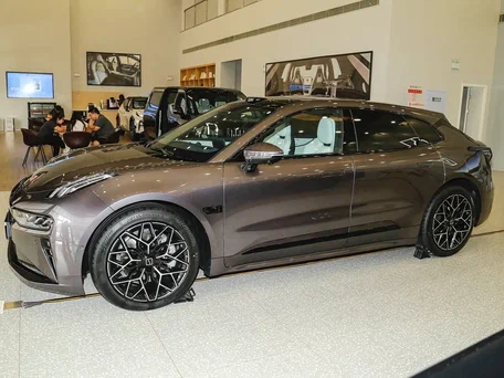 2026 Zeekr 001 103 kWh I Рестайлинг 2, коричневый, 10200000 рублей, вид 2