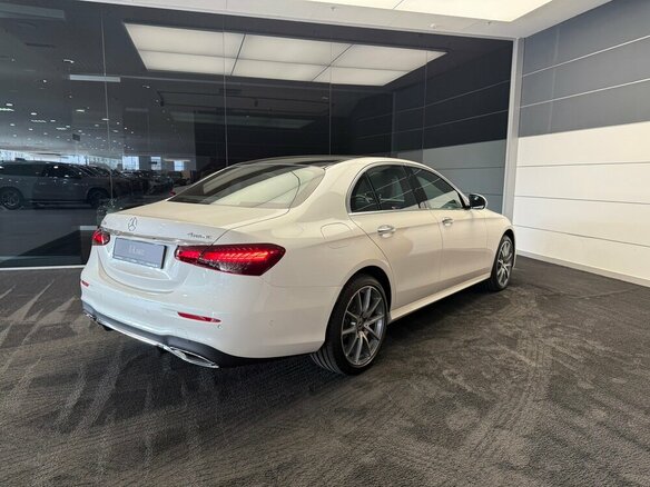 2022 Mercedes-Benz E-Класс 300 d V (W213, S213, C238) Рестайлинг, белый - вид 1