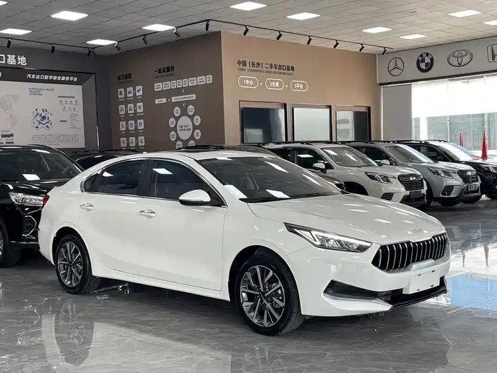 Открыть фотографии: Kia K3 II (China Market)