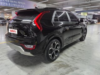 2023 Kia Niro II, серый, 1978000 рублей, вид 4