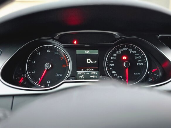 2014 Audi A4 IV (B8) Рестайлинг, белый, 1250000 рублей - вид 12
