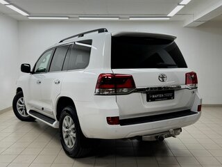 2015 Toyota Land Cruiser 200 Series Рестайлинг 2, белый, 6150000 рублей, вид 4