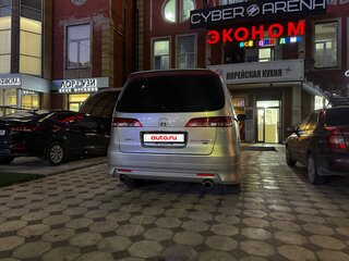 2006 Honda Elysion I, серебристый, 1400000 рублей, вид 4