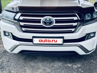 2016 Toyota Land Cruiser 200 Series Рестайлинг 2, белый, 5555555 рублей, вид 1