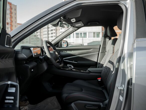 2025 Geely Cityray, серебристый, 2909990 рублей - вид 8