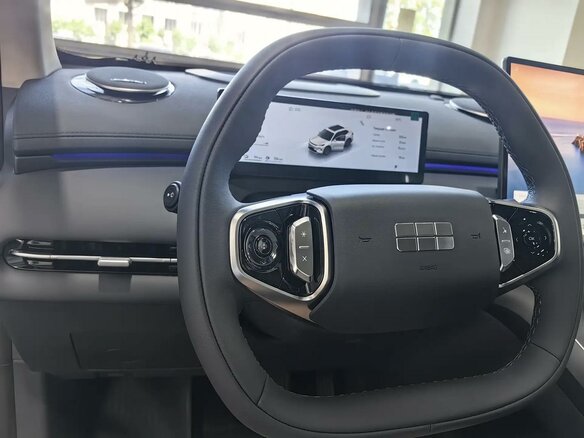 2026 Geely EX5 Гибрид EM-i, серый - вид 19