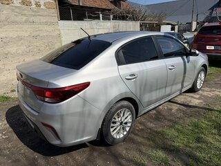 2018 Kia Rio IV, серебристый, 1370000 рублей, вид 3