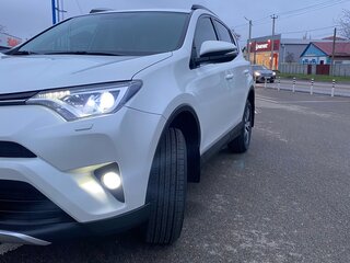 2017 Toyota RAV4 IV (XA40) Рестайлинг, белый, 2400000 рублей, вид 2