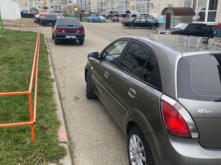 2010 Kia Rio II Рестайлинг, серебристый, 615000 рублей, вид 4