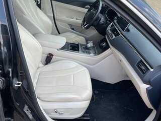 2022 Hongqi H5 I, чёрный, 1000000 рублей, вид 5