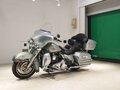 2011 Harley-Davidson Electra Glide, серебристый, 785000 рублей - вид 3
