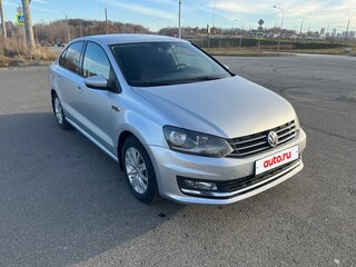 2016 Volkswagen Polo V Рестайлинг, серебристый, 910000 рублей, вид 2