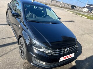 2017 Volkswagen Polo V Рестайлинг, чёрный, 1400000 рублей, вид 4