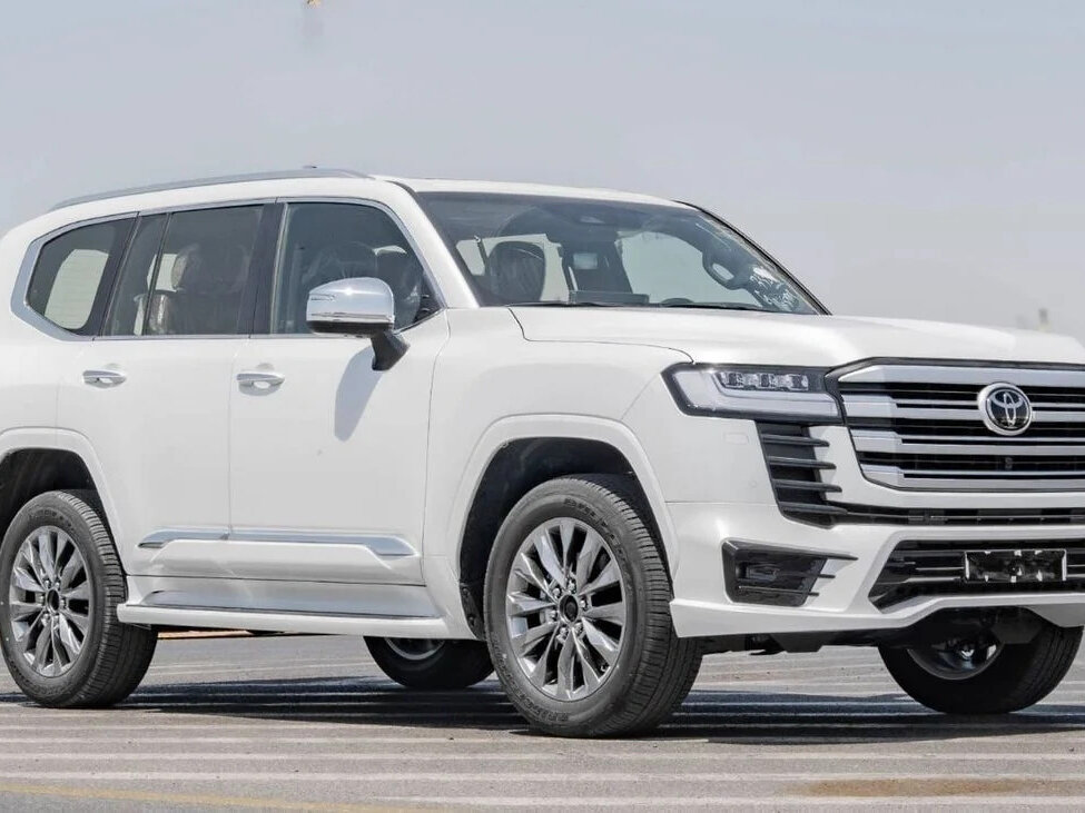 Открыть фотографии: Toyota Land Cruiser 300 Series