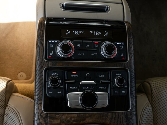 2015 Audi A8 Long III (D4) Рестайлинг, чёрный, 2680000 рублей - вид 26