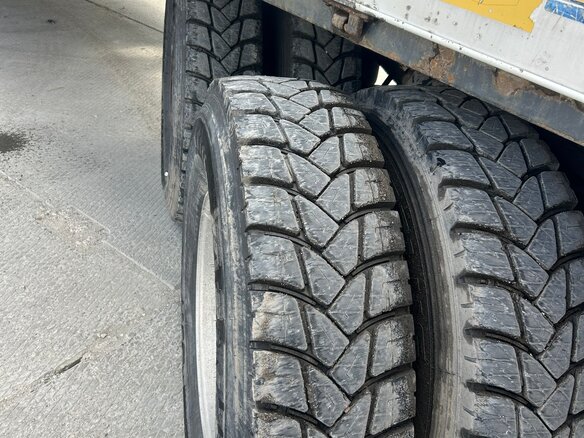 2003 Freightliner Columbia, красный, 1700000 рублей - вид 7