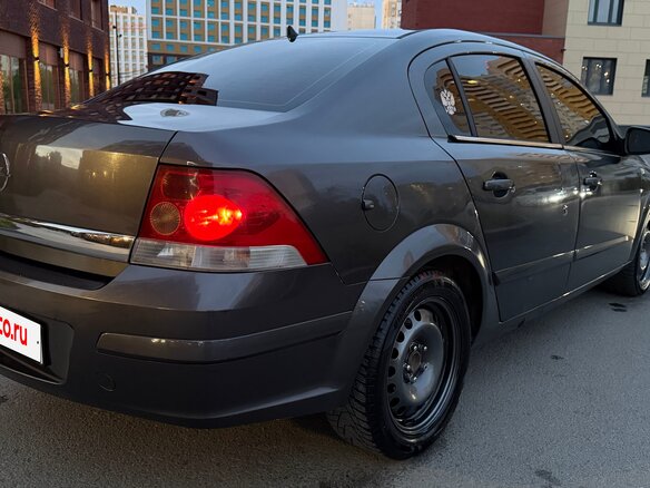 2010 Opel Astra H Рестайлинг, серый, 415000 рублей - вид 3