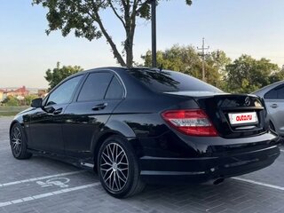 2011 Mercedes-Benz C-Класс 180 BlueEFFICIENCY III (W204), чёрный, 1440000 рублей, вид 5