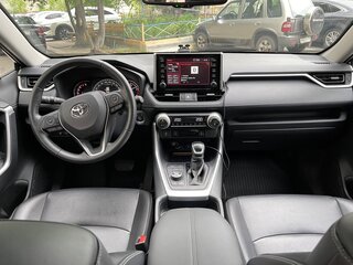 2021 Toyota RAV4 V (XA50), чёрный, 4850000 рублей, вид 4