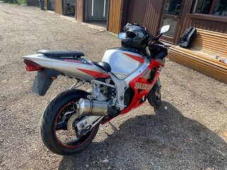 2001 Suzuki GSR 750, красный, 450000 рублей, вид 3