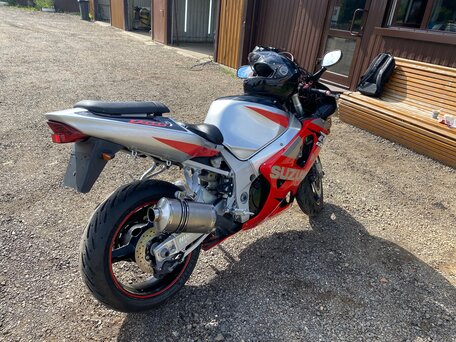 2001 Suzuki GSR 750, красный, 450000 рублей, вид 3