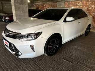 2017 Toyota Camry US Market VII (XV50) Рестайлинг, белый, 2900000 рублей, вид 3