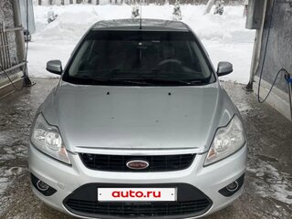 2011 Ford Focus II Рестайлинг, серебристый, 350000 рублей, вид 1