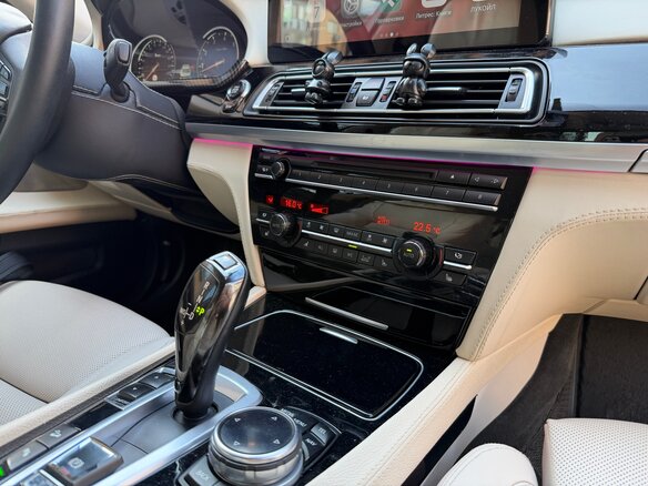 2012 BMW 7 серии Long 740Li xDrive V (F01/F02/F04) Рестайлинг, синий, 1900000 рублей - вид 24