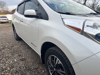 2015 Nissan Leaf 30kWh I (ZE0/AZE0), белый, 1800000 рублей, вид 2
