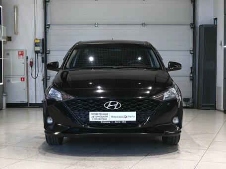2020 Hyundai Solaris II Рестайлинг, чёрный, 1455000 рублей, вид 2