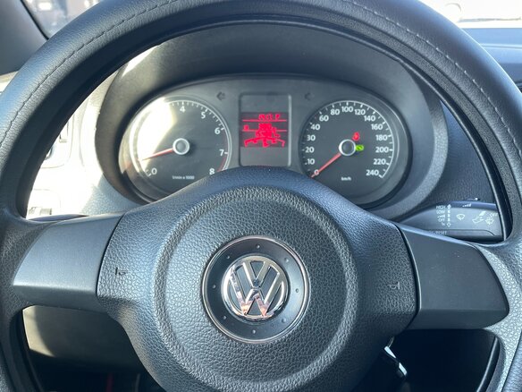 2013 Volkswagen Polo V, красный, 1050000 рублей - вид 6