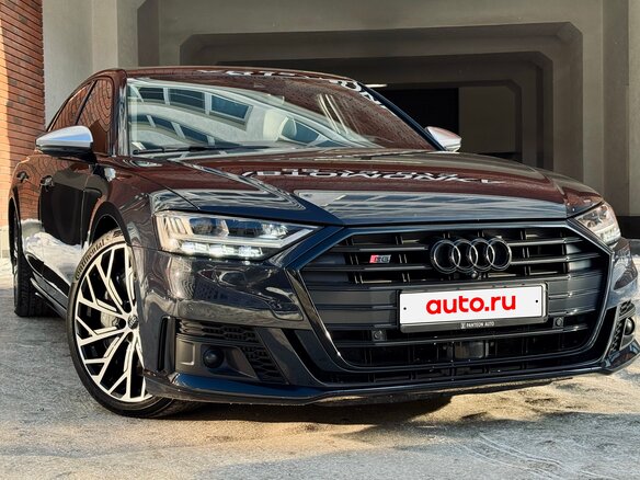2020 Audi S8 IV (D5), синий, 9590000 рублей - вид 3