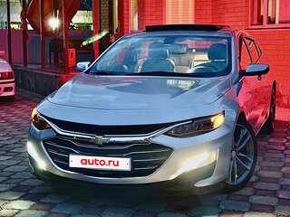 2019 Chevrolet Malibu IX Рестайлинг, серебристый, 2300000 рублей, вид 4
