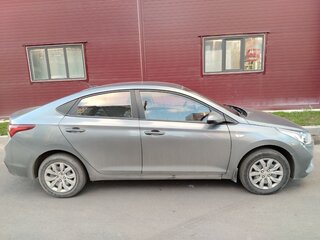 2018 Hyundai Solaris II, серый, 800000 рублей, вид 1