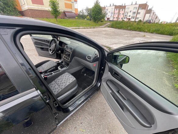 2010 Ford Focus II Рестайлинг, чёрный, 530000 рублей - вид 9