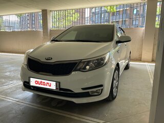 2017 Kia Rio III Рестайлинг, белый, 1079000 рублей, вид 4