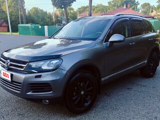 2011 Volkswagen Touareg II, серый, 1700000 рублей, вид 1