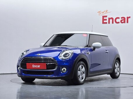 2022 Mini Clubman Cooper II Рестайлинг, чёрный, 2254697 рублей, вид 1