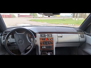 1996 Mercedes-Benz E-Класс 230 II (W210, S210), белый, 300000 рублей, вид 5