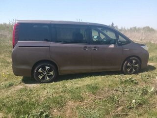 2014 Toyota Noah III (R80), коричневый, 1550000 рублей, вид 3