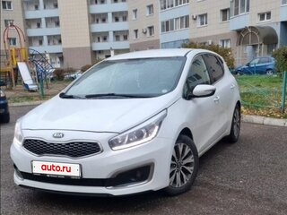 2017 Kia Ceed II Рестайлинг, белый, 1450000 рублей, вид 2