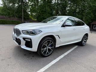 2021 BMW X6 40d III (G06), белый, 6200000 рублей, вид 2