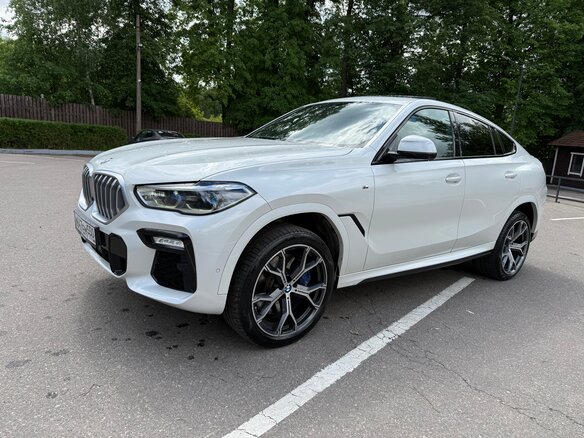 2021 BMW X6 40d III (G06), белый, 6200000 рублей - вид 2