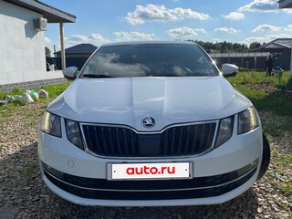 2017 Skoda Octavia III (A7) Рестайлинг, белый, 1600000 рублей, вид 2