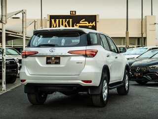 2026 Toyota Fortuner II Рестайлинг, белый, 5100000 рублей, вид 5