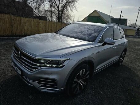 2020 Volkswagen Touareg III, серый, 4840000 рублей, вид 5