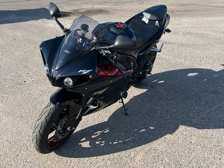 2010 Yamaha YZF-R1, чёрный, 1100000 рублей, вид 3