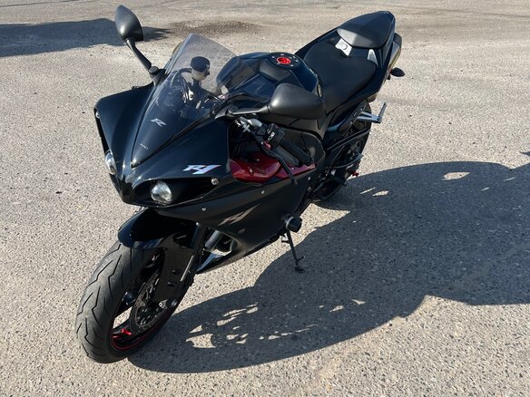 2010 Yamaha YZF-R1, чёрный, 1100000 рублей - вид 2